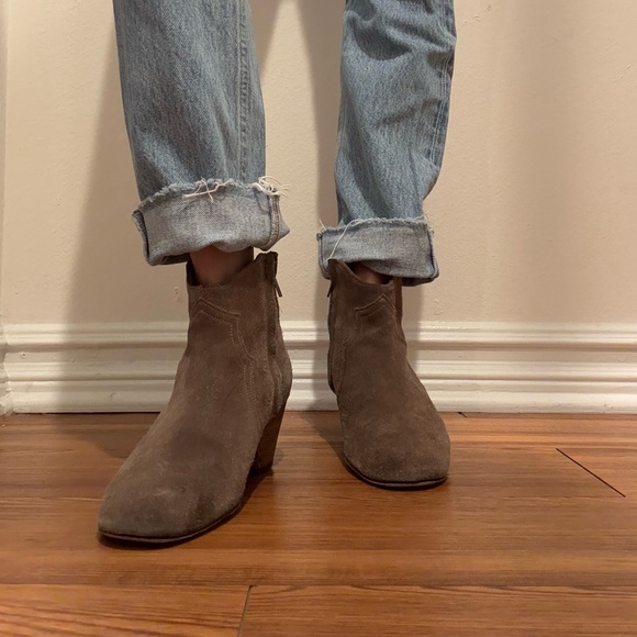 Isabel Marant tan suede western ankle boot. Size 37. - Picture 2 of 7